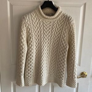 Aran Sweater Market 100% soft merino wool sweater. Size M/L. Made in Ireland